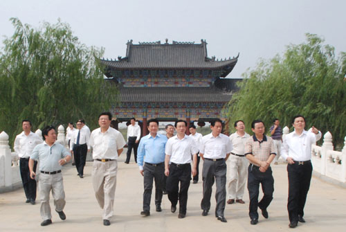 民建中央副主席王永慶到仁和集團考察