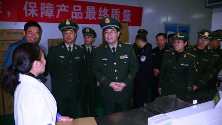 省公安消防總隊(duì)房凌春總隊(duì)長(zhǎng)到江西制藥督查火災(zāi)防控工作 (1).jpg