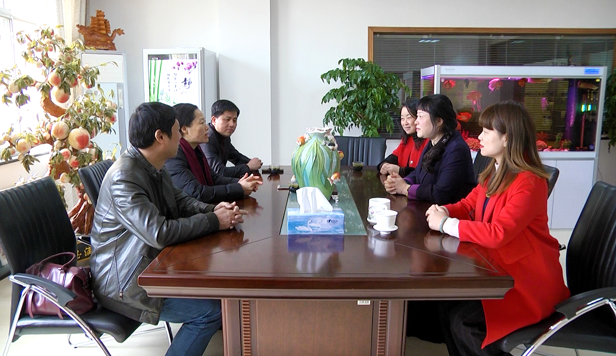 樟樹市領(lǐng)導(dǎo)到仁和集團(tuán)走訪慰問 (1).png